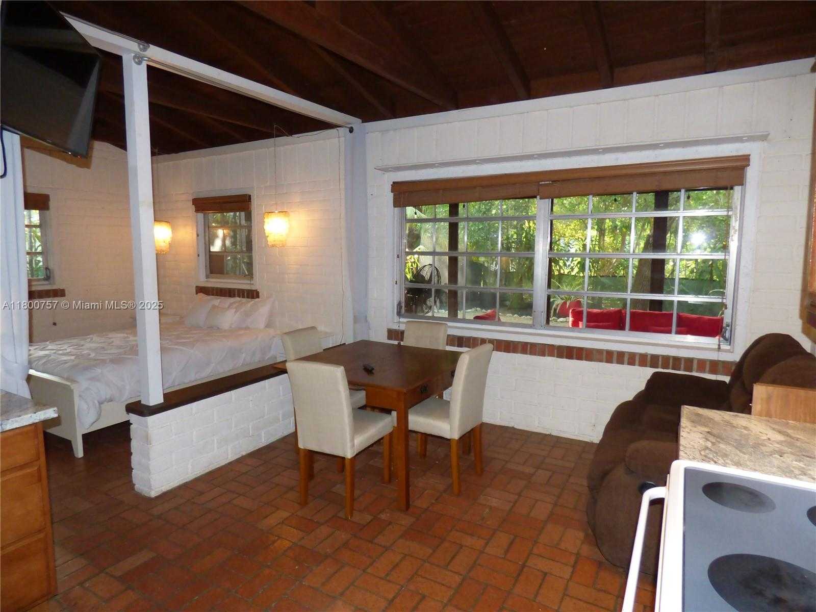 Small Image of 5858 SOUTH WEST 80TH ST, South Miami Number 15