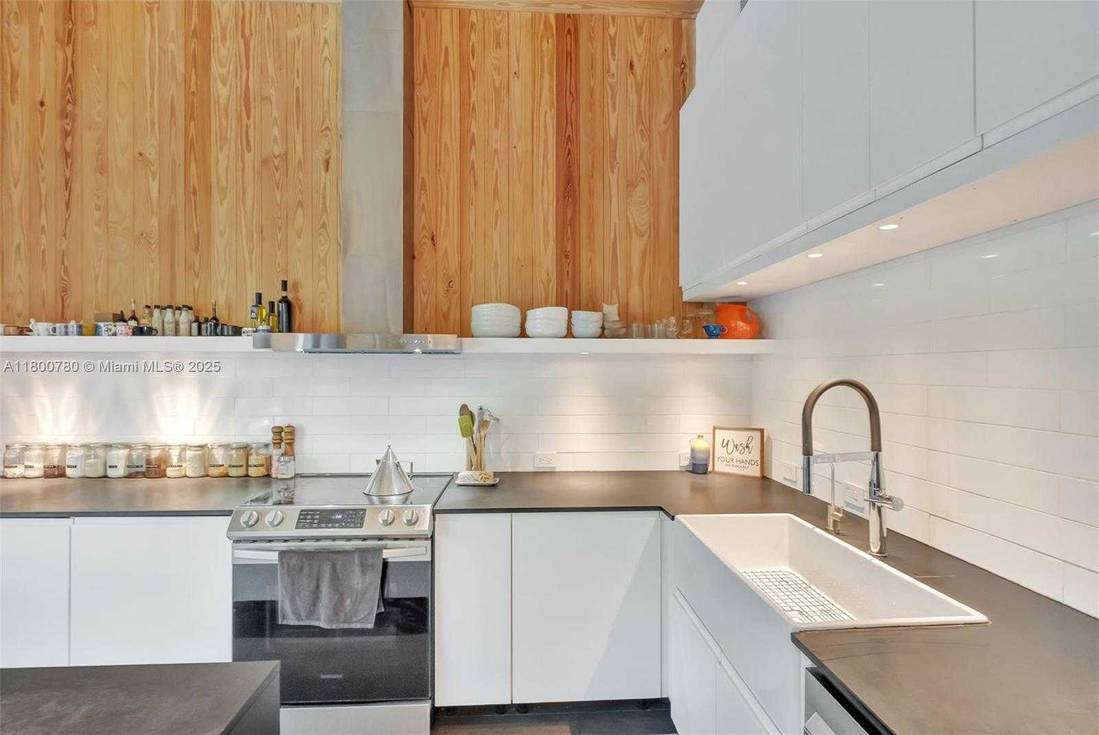 Small Image of 3642 WILLIAM AVE, Coconut Grove Number 24