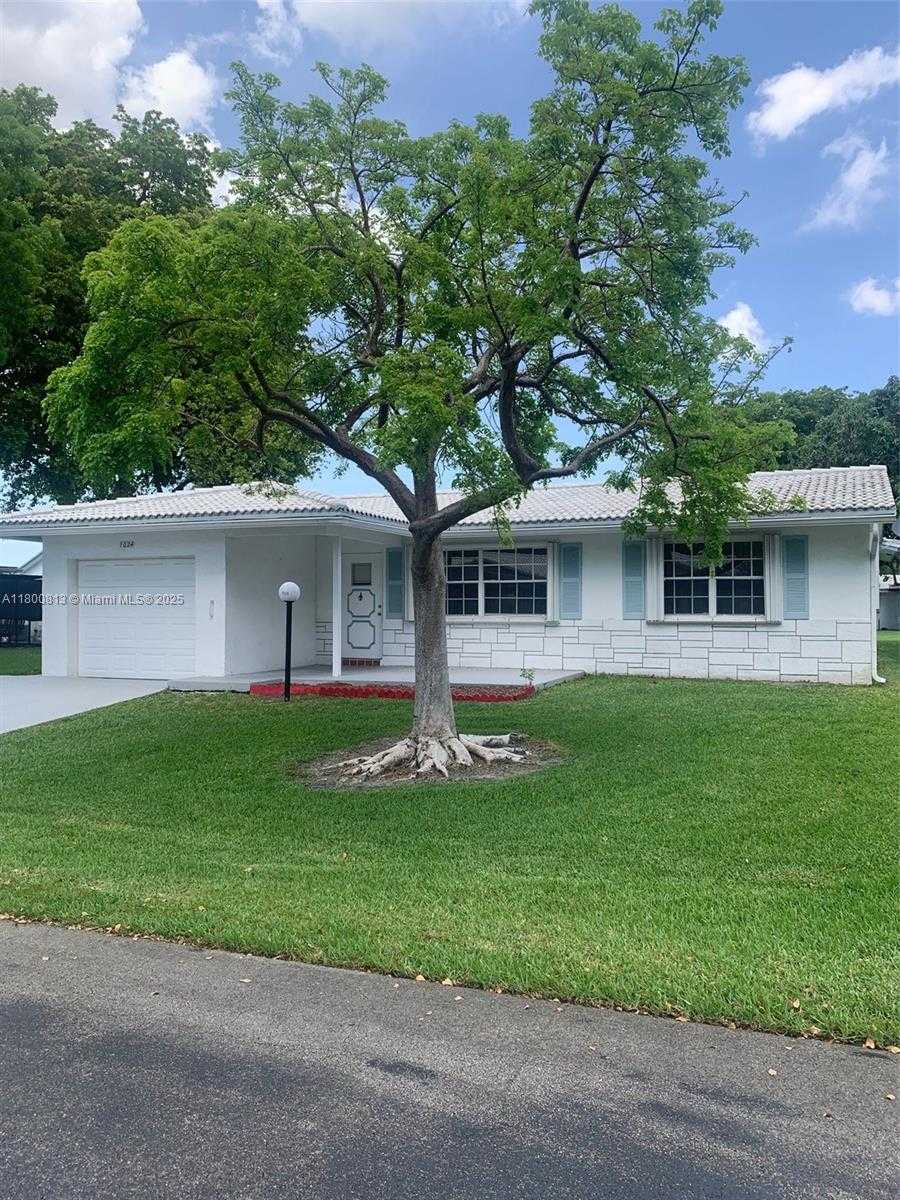 Small Image of 1024 NORTH WEST 90TH WAY, Plantation Number 2