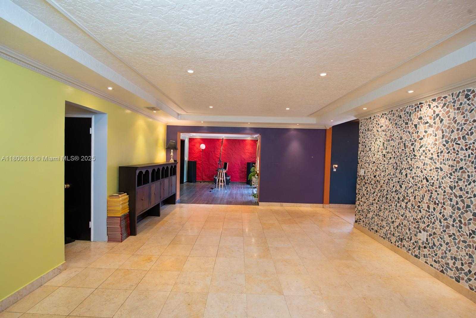 Small Image of 16910 NORTH EAST 8TH CT, North Miami Beach Number 14