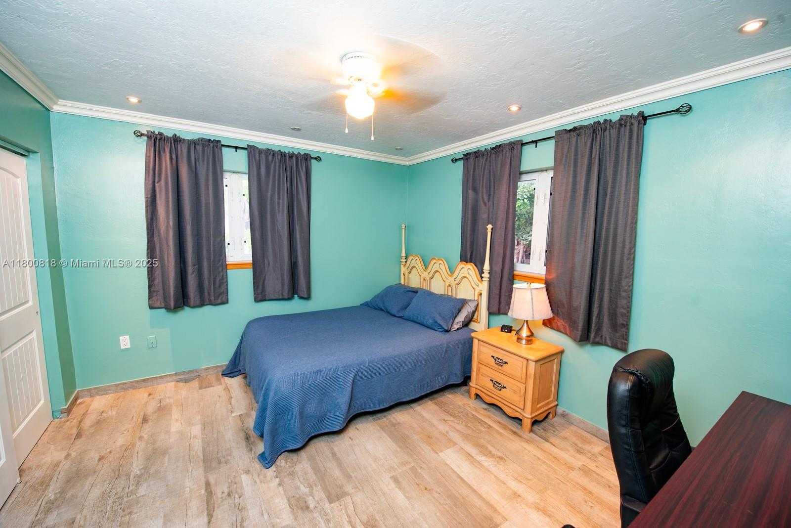 Small Image of 16910 NORTH EAST 8TH CT, North Miami Beach Number 16