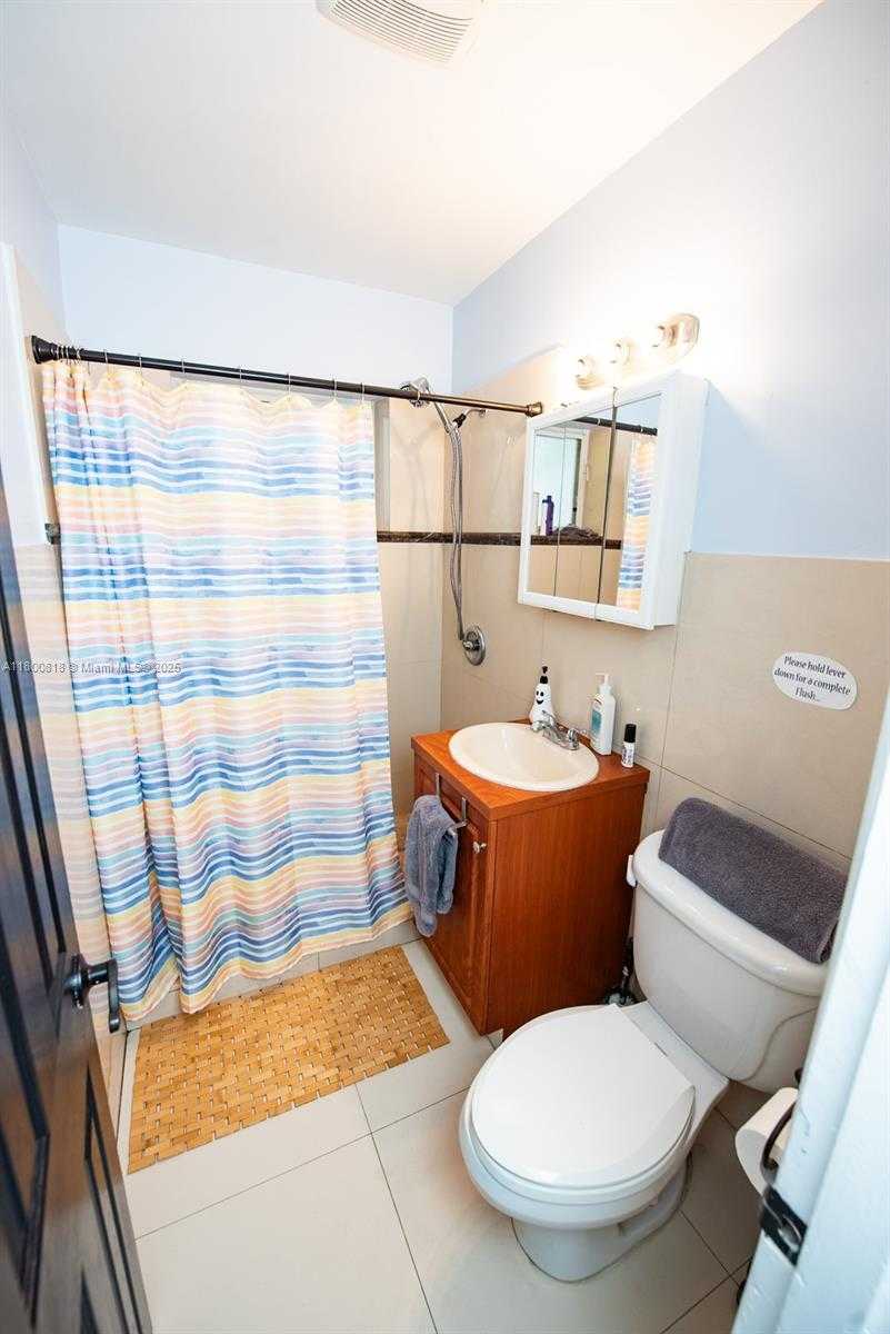 Small Image of 16910 NORTH EAST 8TH CT, North Miami Beach Number 17