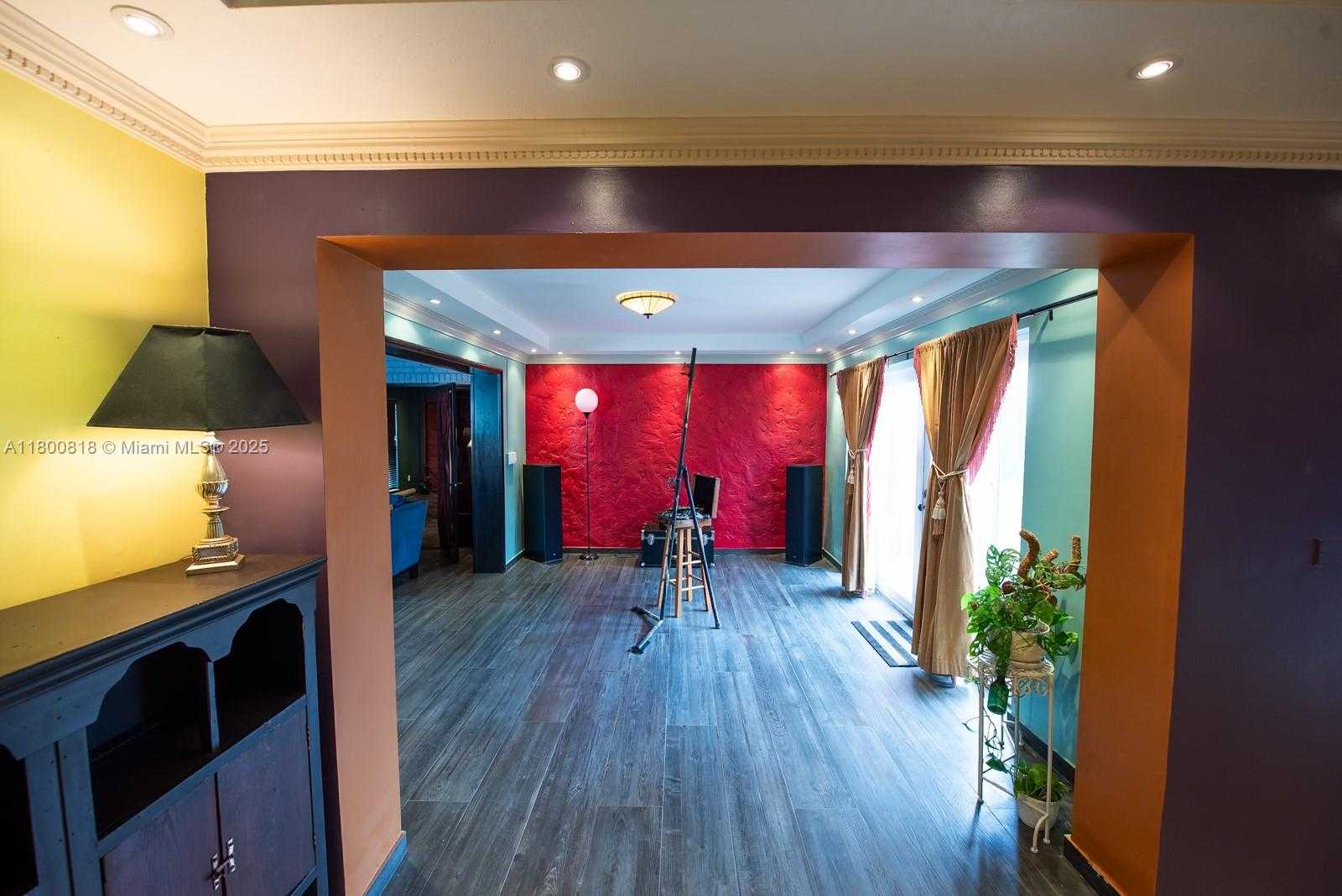 Small Image of 16910 NORTH EAST 8TH CT, North Miami Beach Number 21