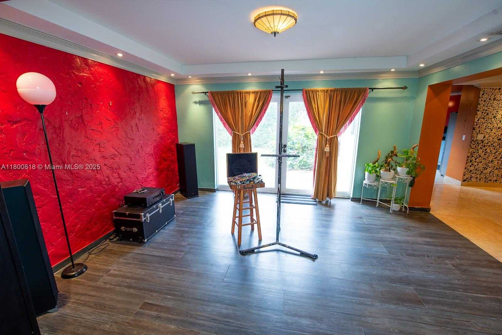 Small Image of 16910 NORTH EAST 8TH CT, North Miami Beach Number 23