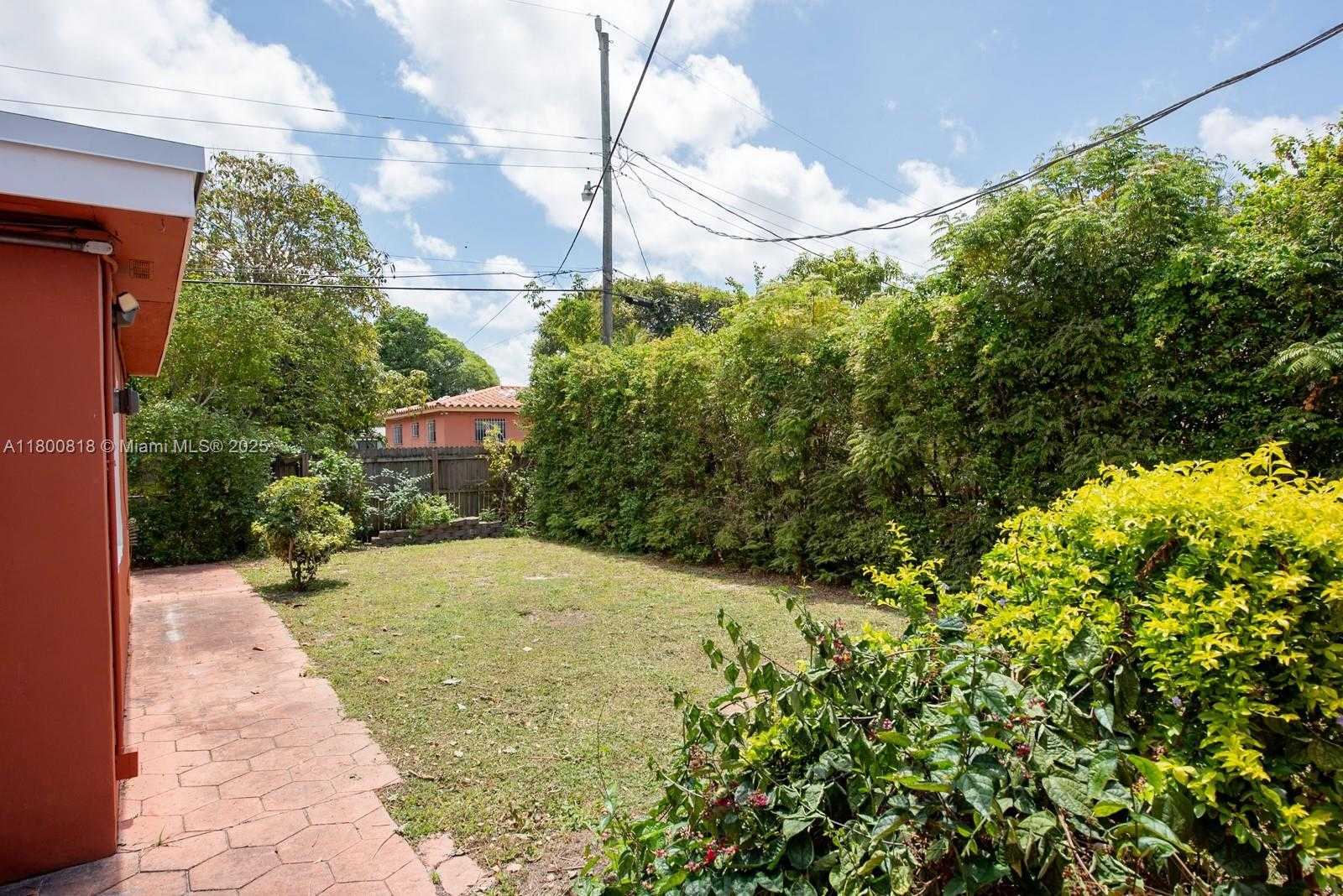 Small Image of 16910 NORTH EAST 8TH CT, North Miami Beach Number 39