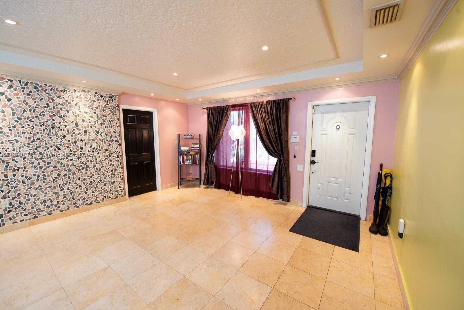Small Image of 16910 NORTH EAST 8TH CT, North Miami Beach Number 6