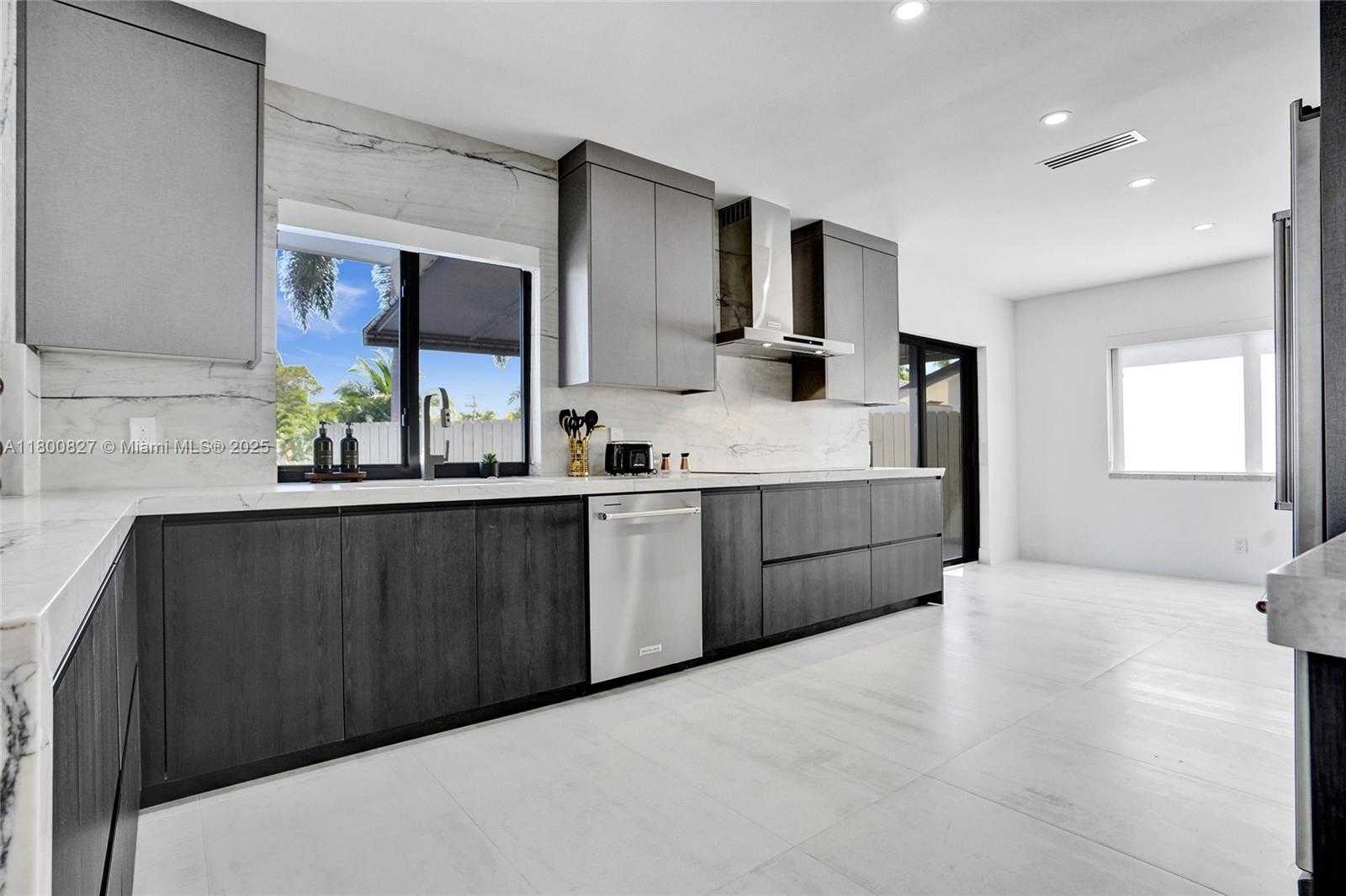 Small Image of 3010 NORTH EAST 46TH ST, Fort Lauderdale Number 17