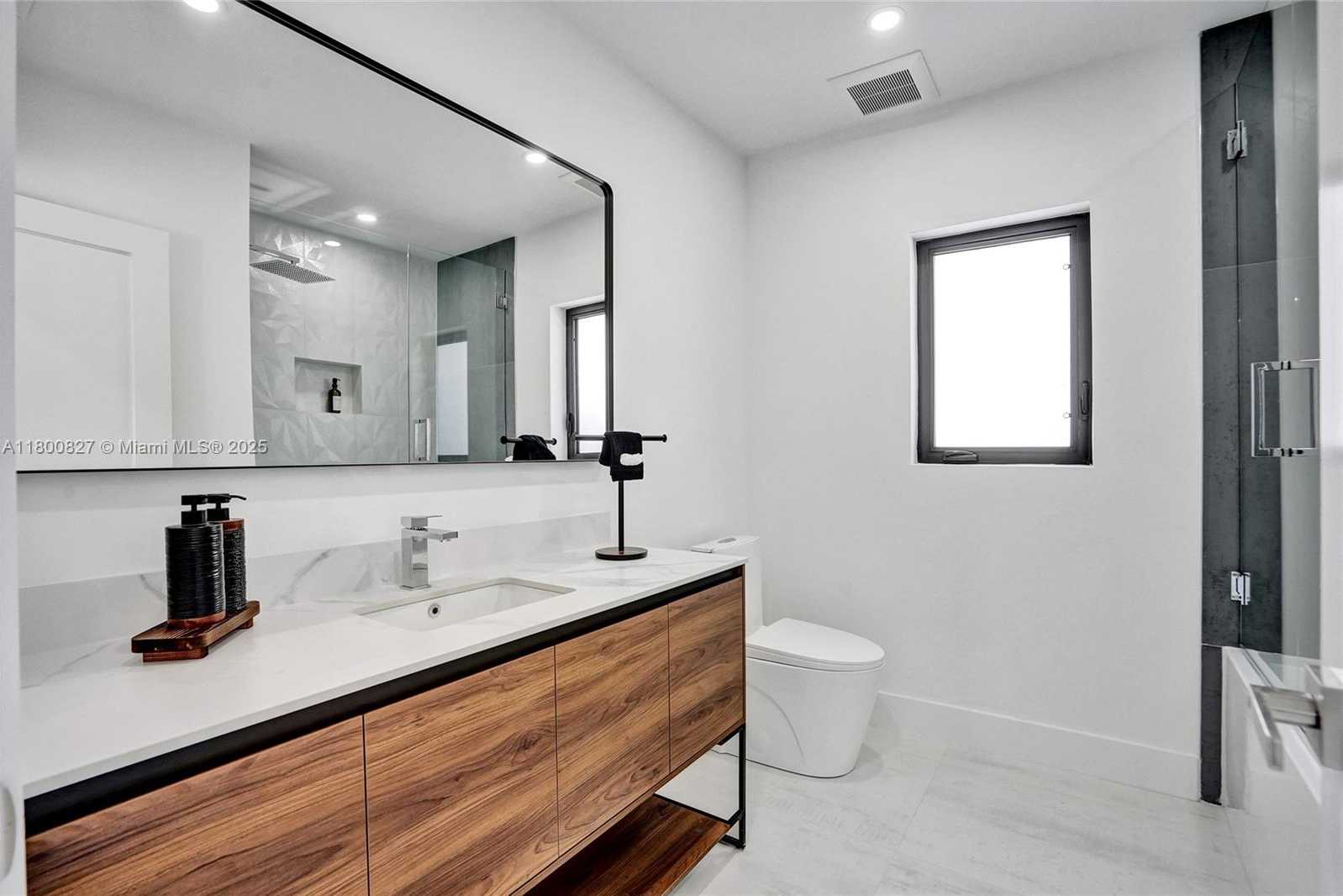 Small Image of 3010 NORTH EAST 46TH ST, Fort Lauderdale Number 31