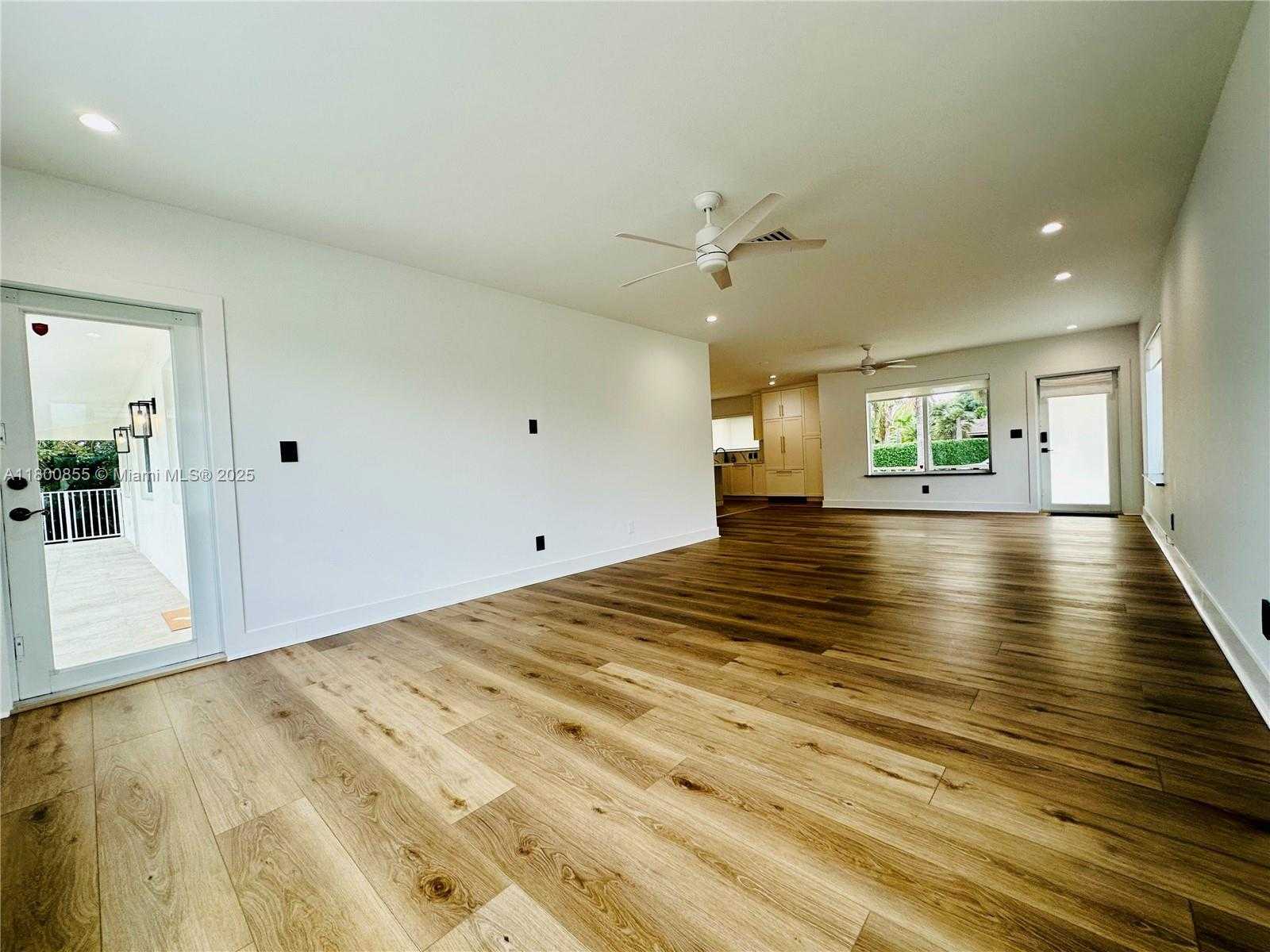 Small Image of 10361 NORTH EAST 4TH AVE, Miami Shores Number 11