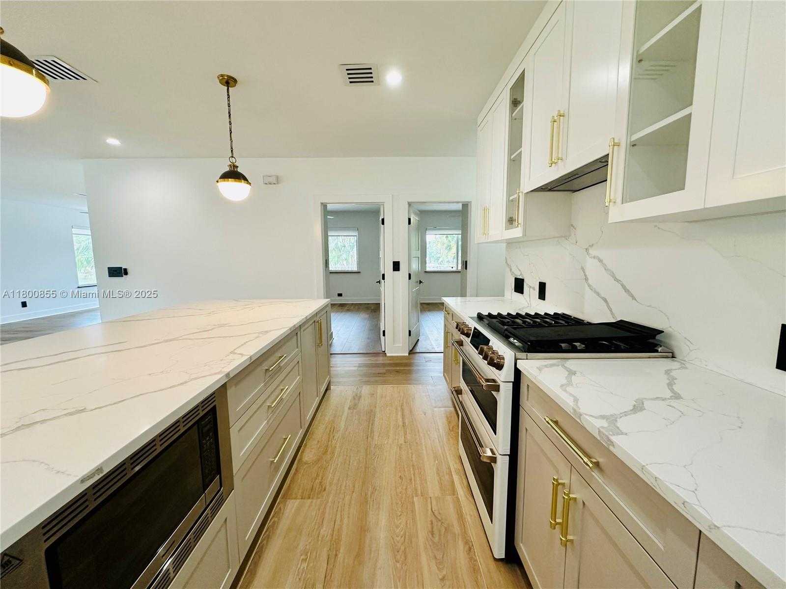 Small Image of 10361 NORTH EAST 4TH AVE, Miami Shores Number 12