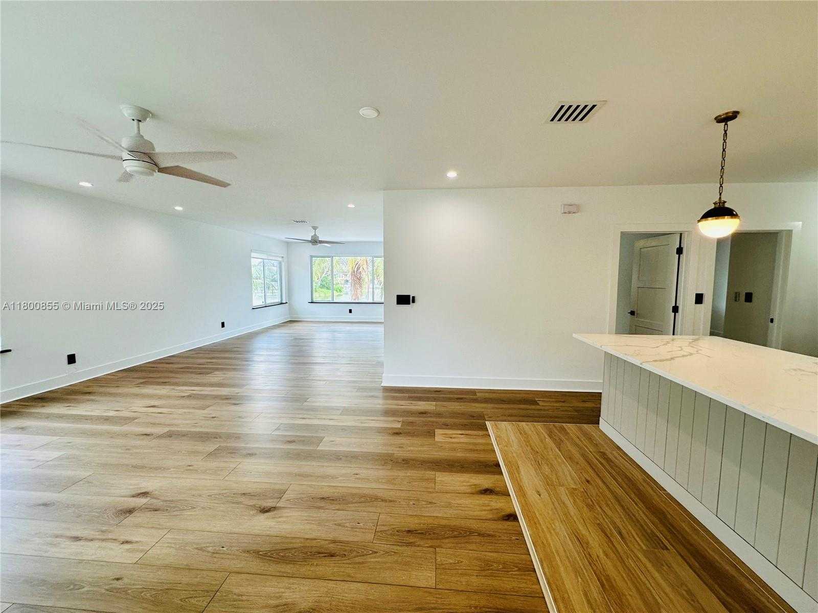 Small Image of 10361 NORTH EAST 4TH AVE, Miami Shores Number 13