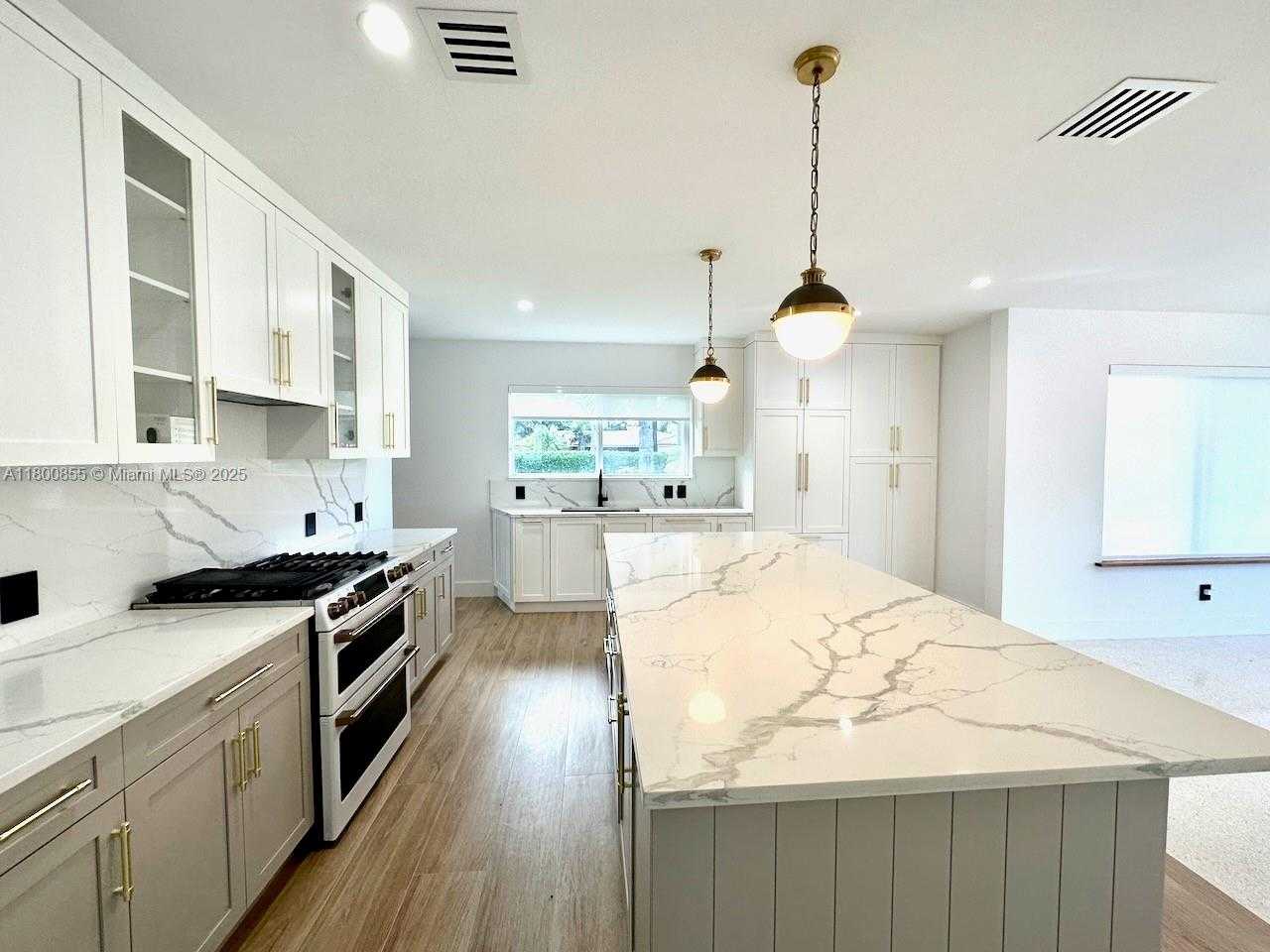 Small Image of 10361 NORTH EAST 4TH AVE, Miami Shores Number 14