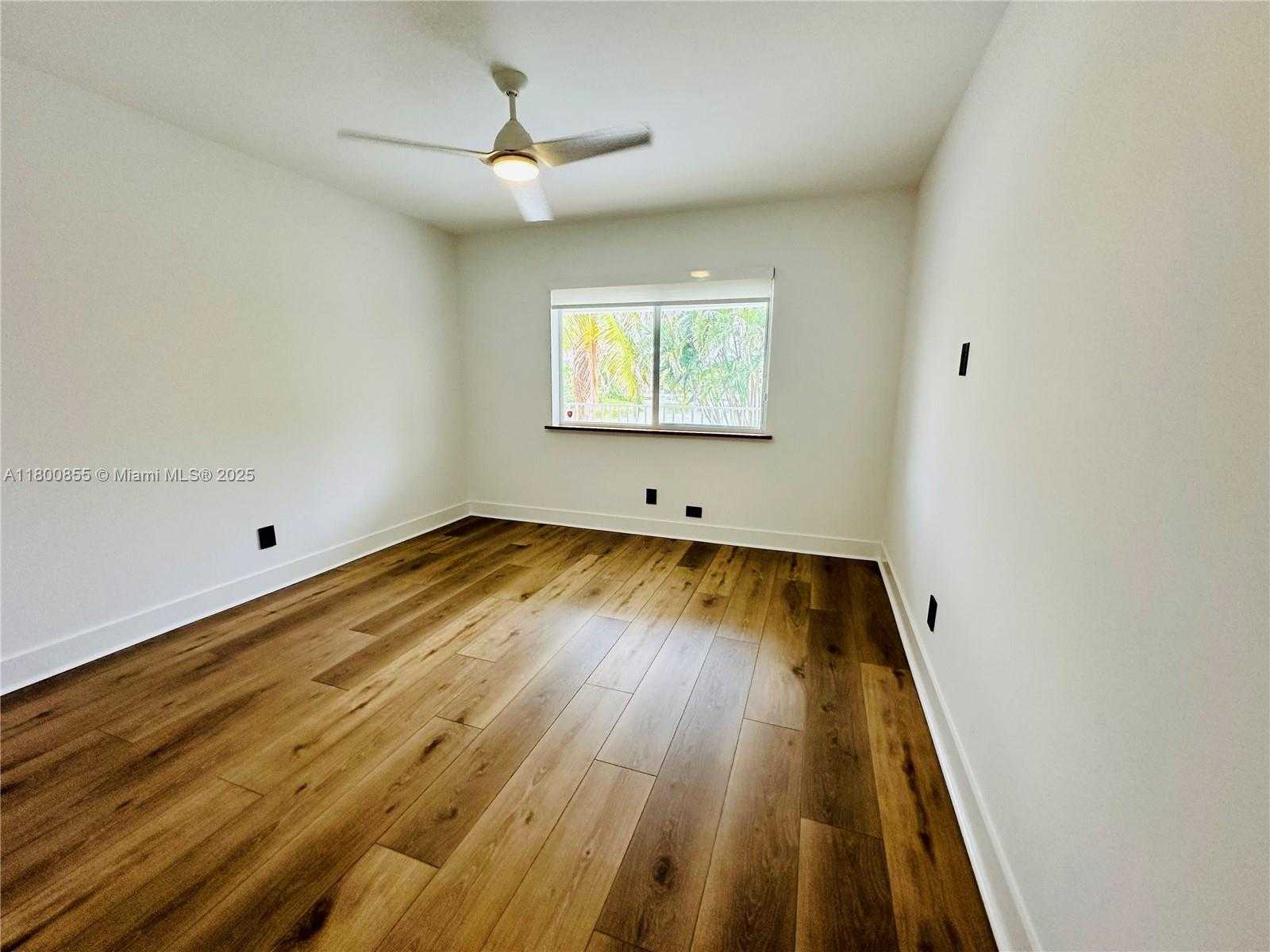 Small Image of 10361 NORTH EAST 4TH AVE, Miami Shores Number 17