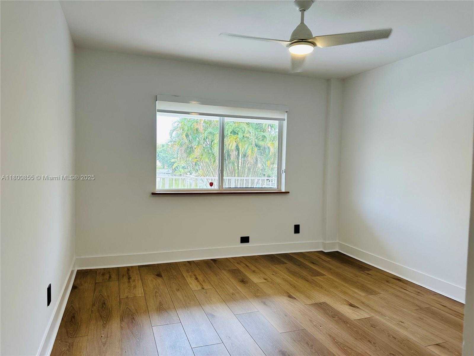 Small Image of 10361 NORTH EAST 4TH AVE, Miami Shores Number 18