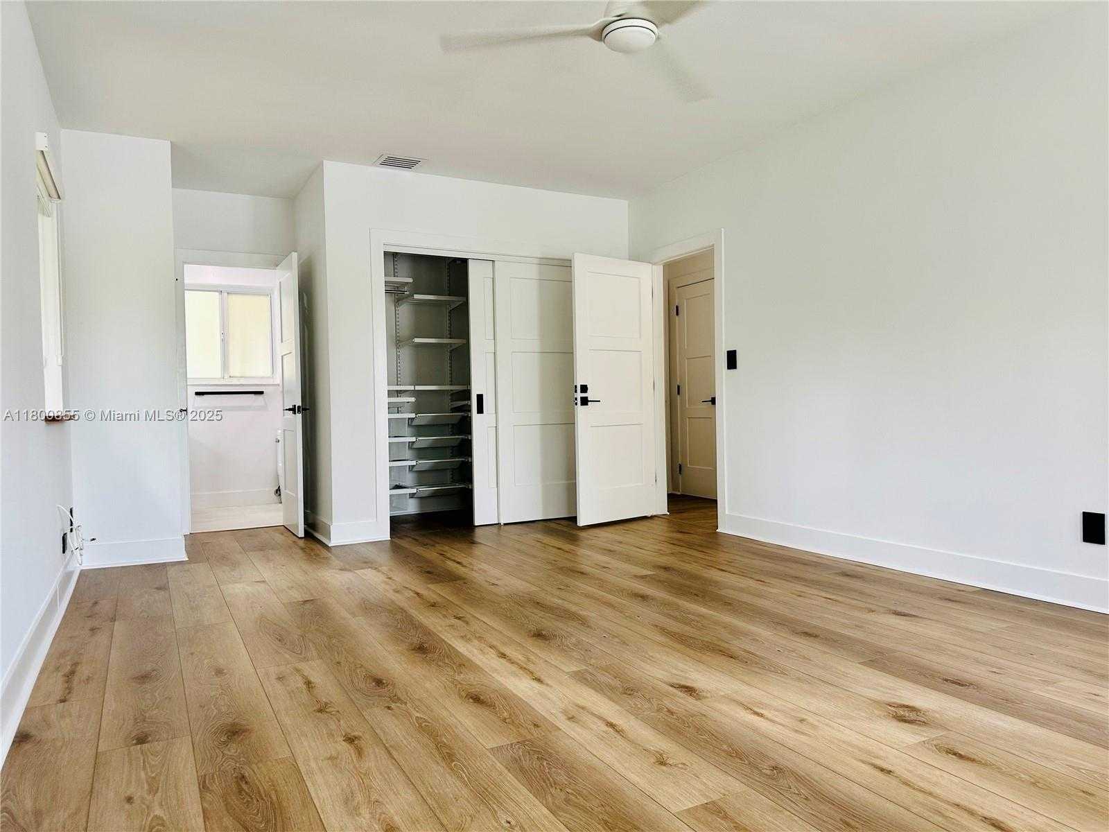 Small Image of 10361 NORTH EAST 4TH AVE, Miami Shores Number 23