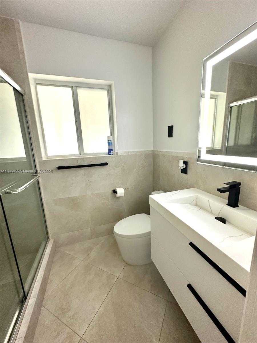 Small Image of 10361 NORTH EAST 4TH AVE, Miami Shores Number 27