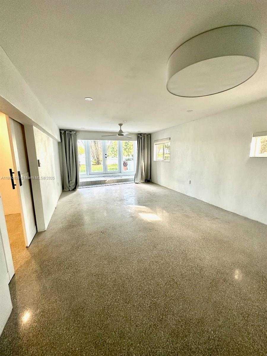 Small Image of 10361 NORTH EAST 4TH AVE, Miami Shores Number 29