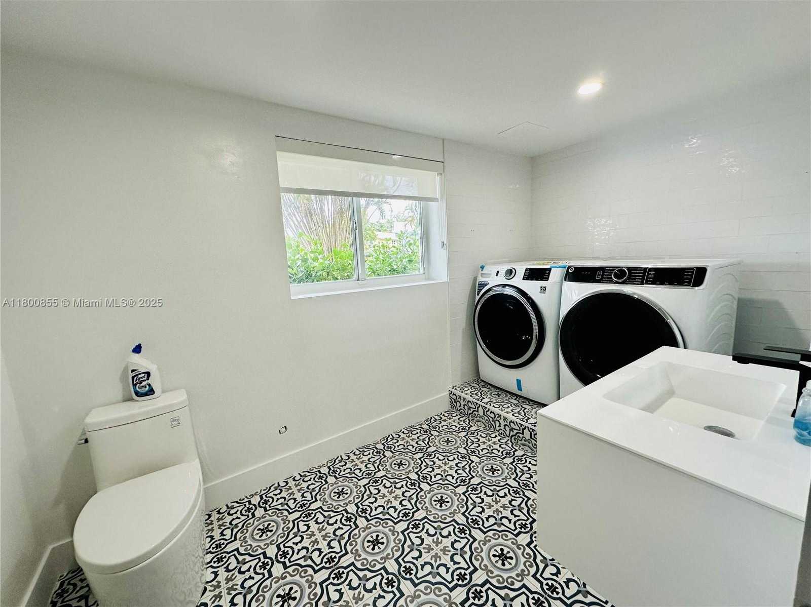Small Image of 10361 NORTH EAST 4TH AVE, Miami Shores Number 33