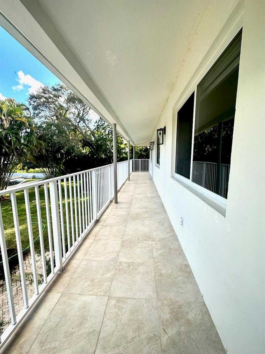 Small Image of 10361 NORTH EAST 4TH AVE, Miami Shores Number 35