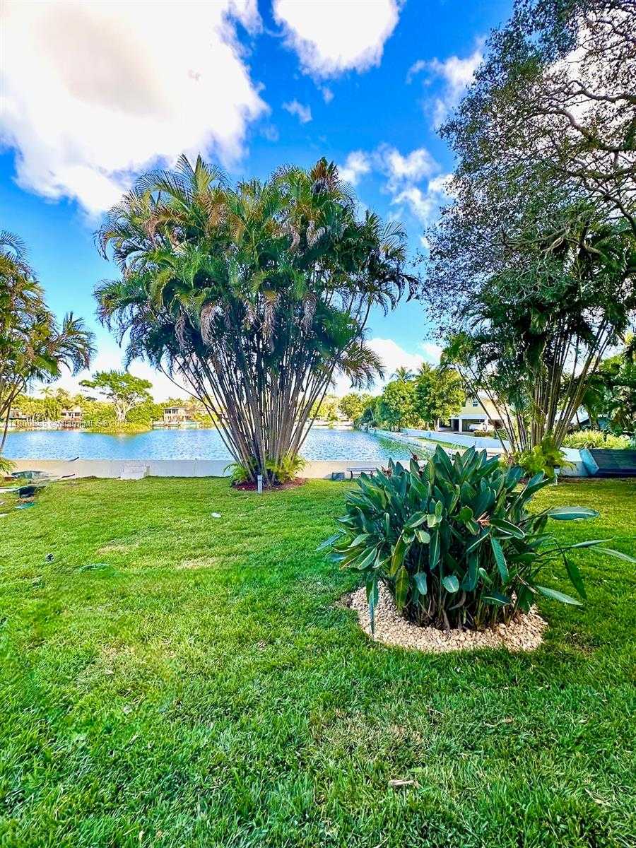 Small Image of 10361 NORTH EAST 4TH AVE, Miami Shores Number 37
