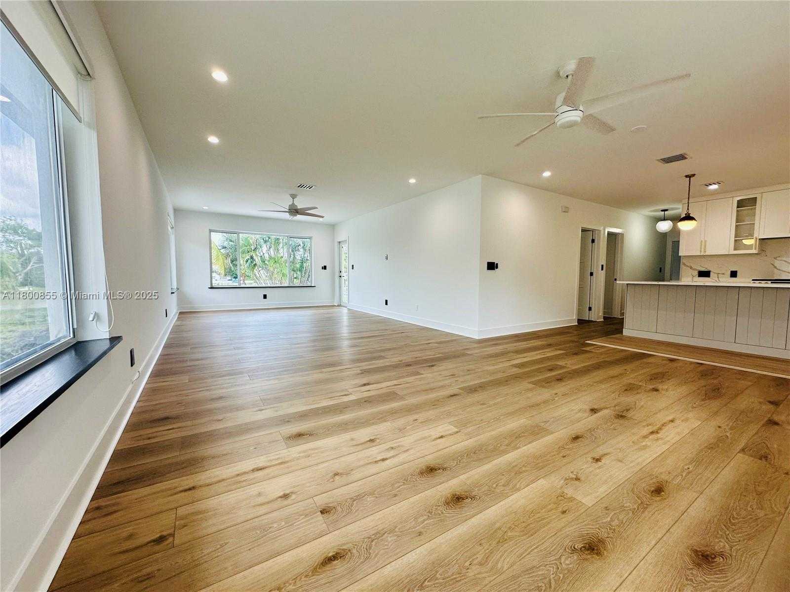 Small Image of 10361 NORTH EAST 4TH AVE, Miami Shores Number 9