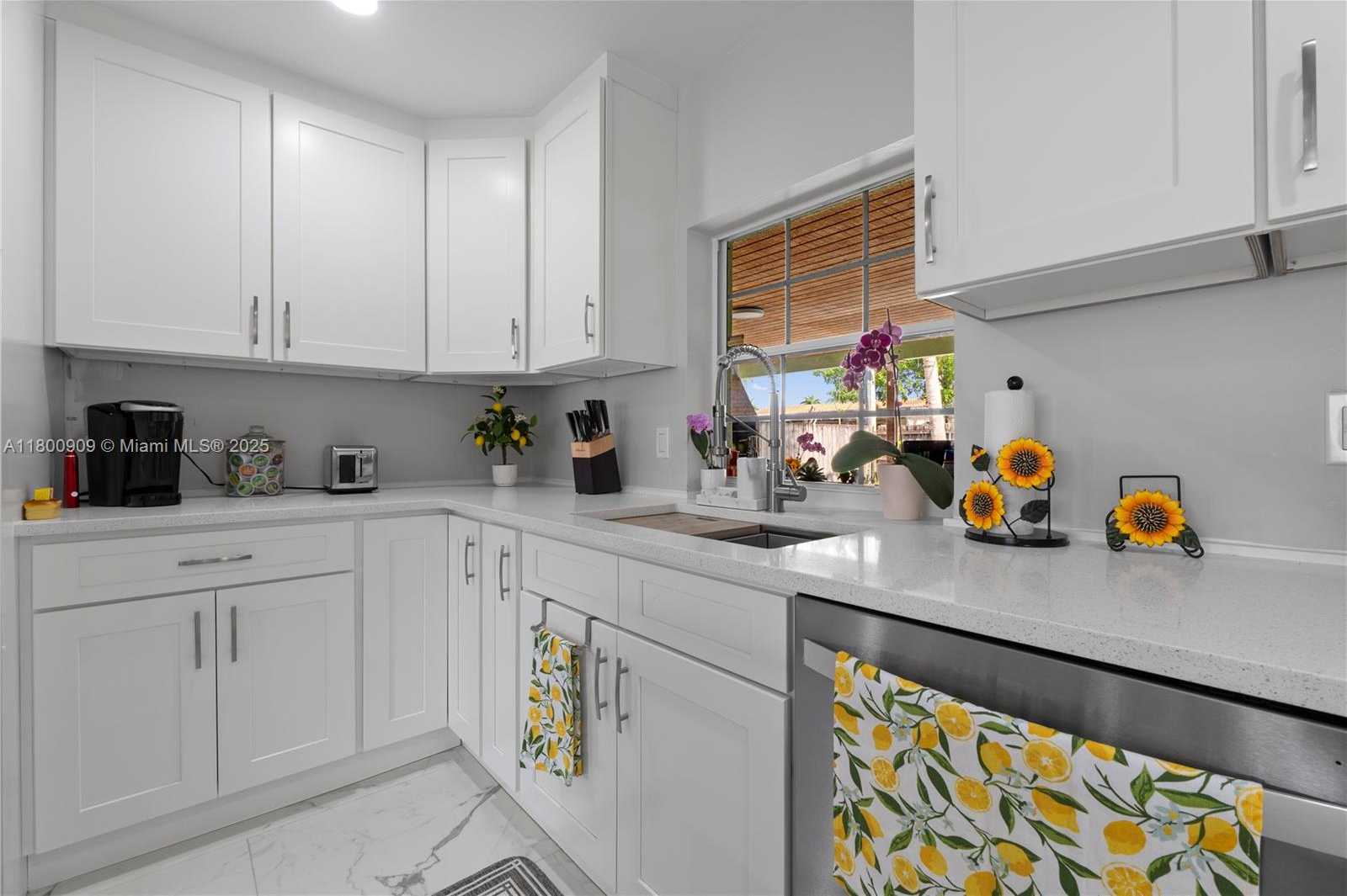 Small Image of 6307 NW 19TH CT, Margate Number 10