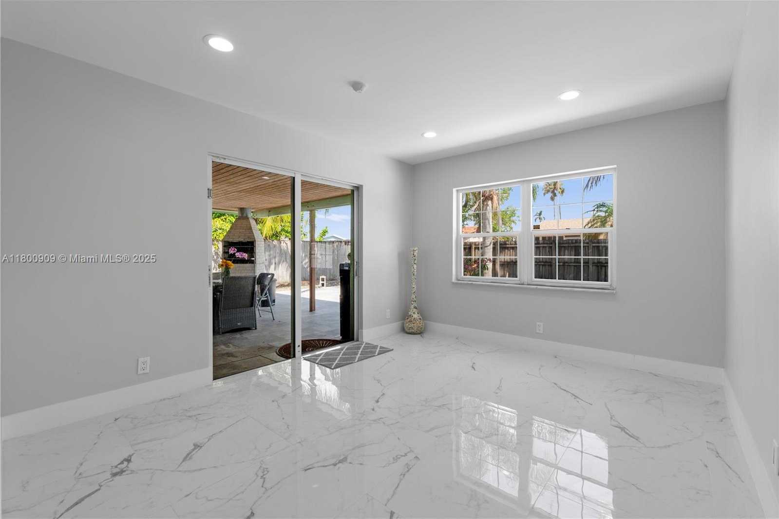 Small Image of 6307 NW 19TH CT, Margate Number 12