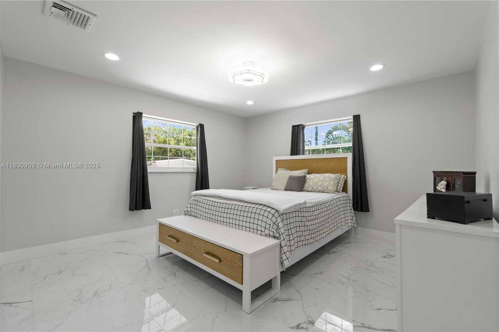 Small Image of 6307 NW 19TH CT, Margate Number 13