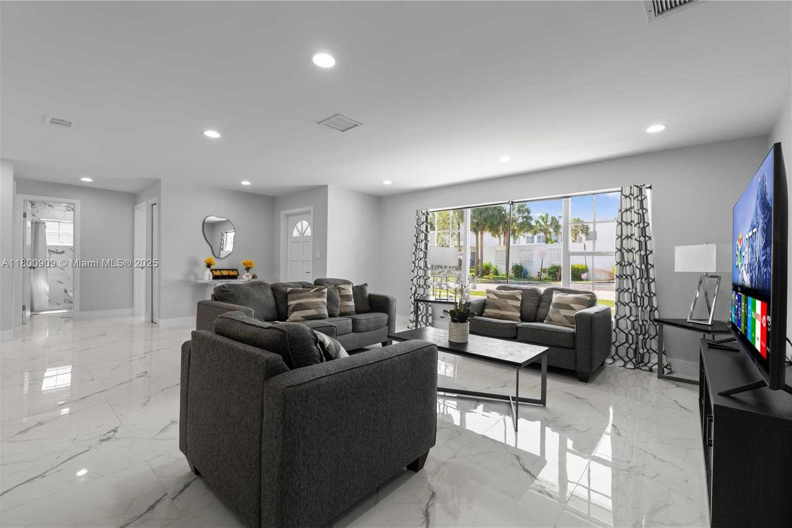 Small Image of 6307 NW 19TH CT, Margate Number 3