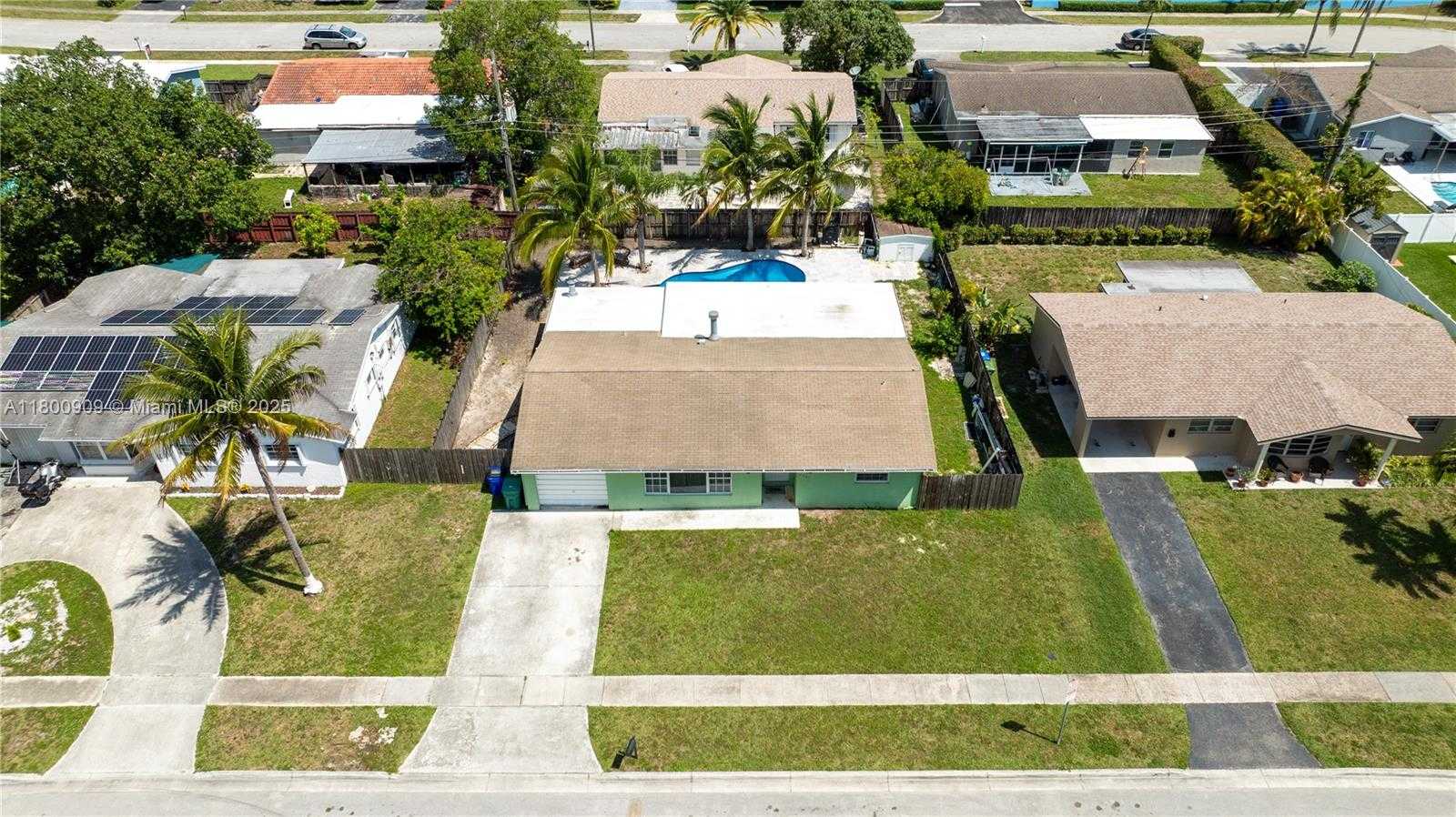Small Image of 6307 NW 19TH CT, Margate Number 38