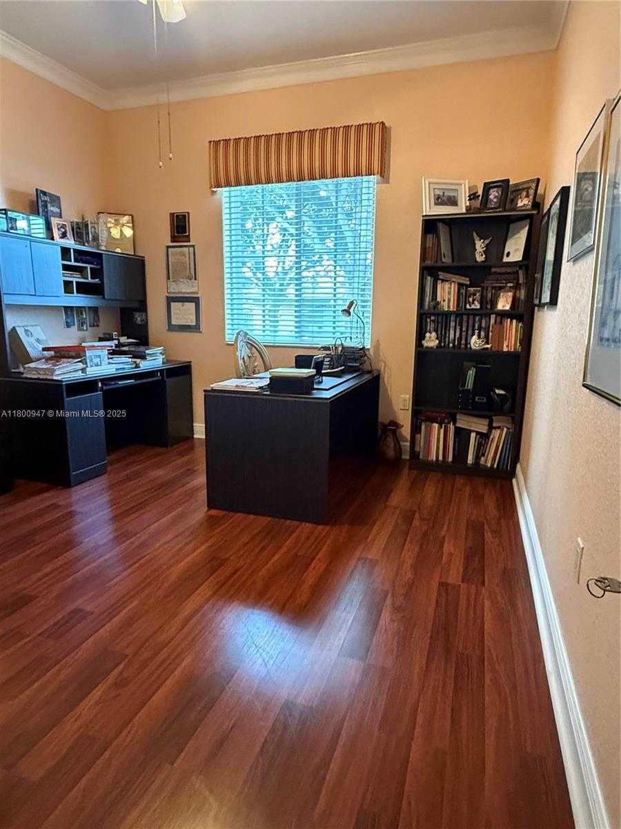 Small Image of 8943 NORTH WEST 174TH ST, Hialeah Number 11