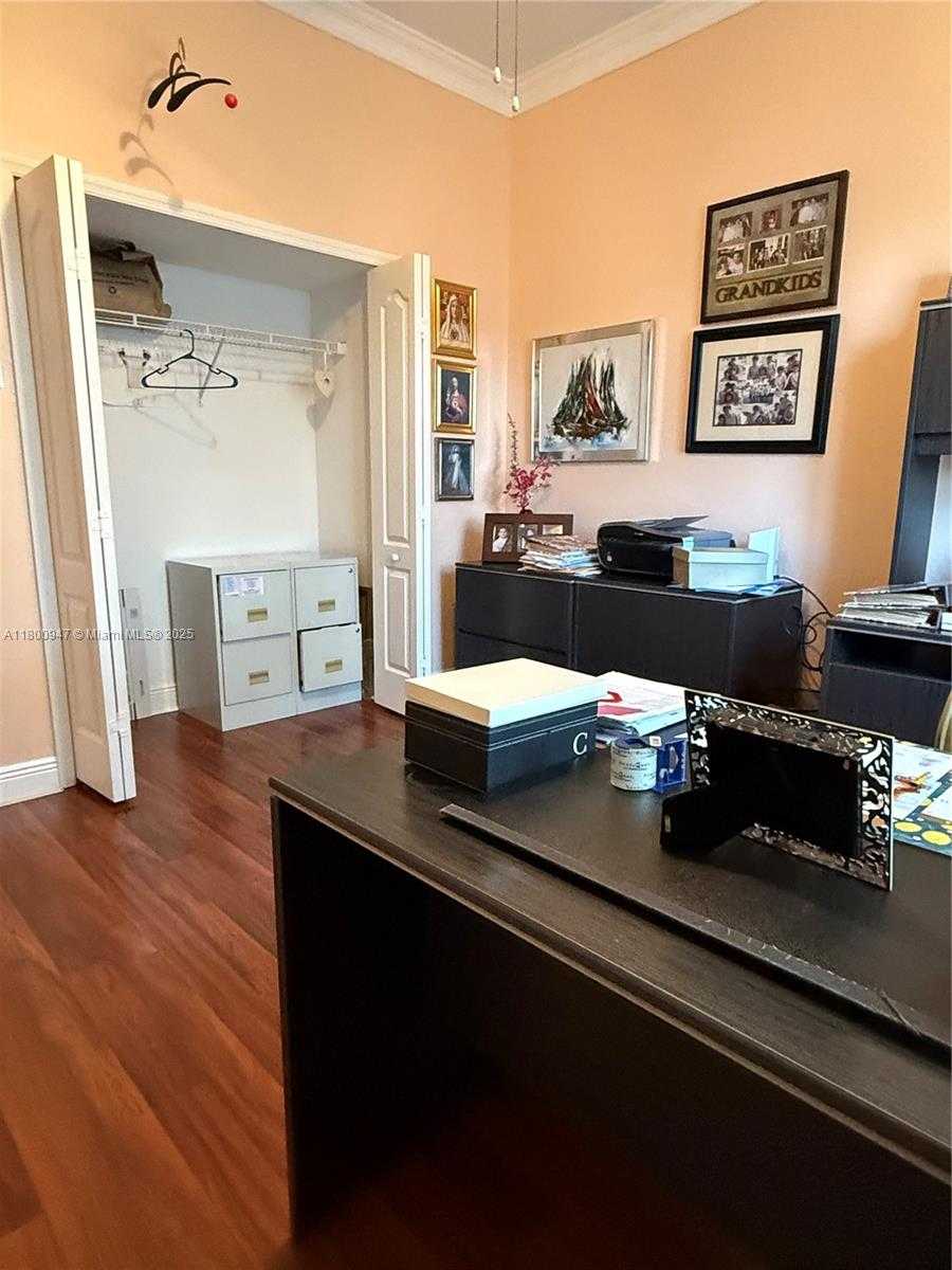 Small Image of 8943 NORTH WEST 174TH ST, Hialeah Number 12