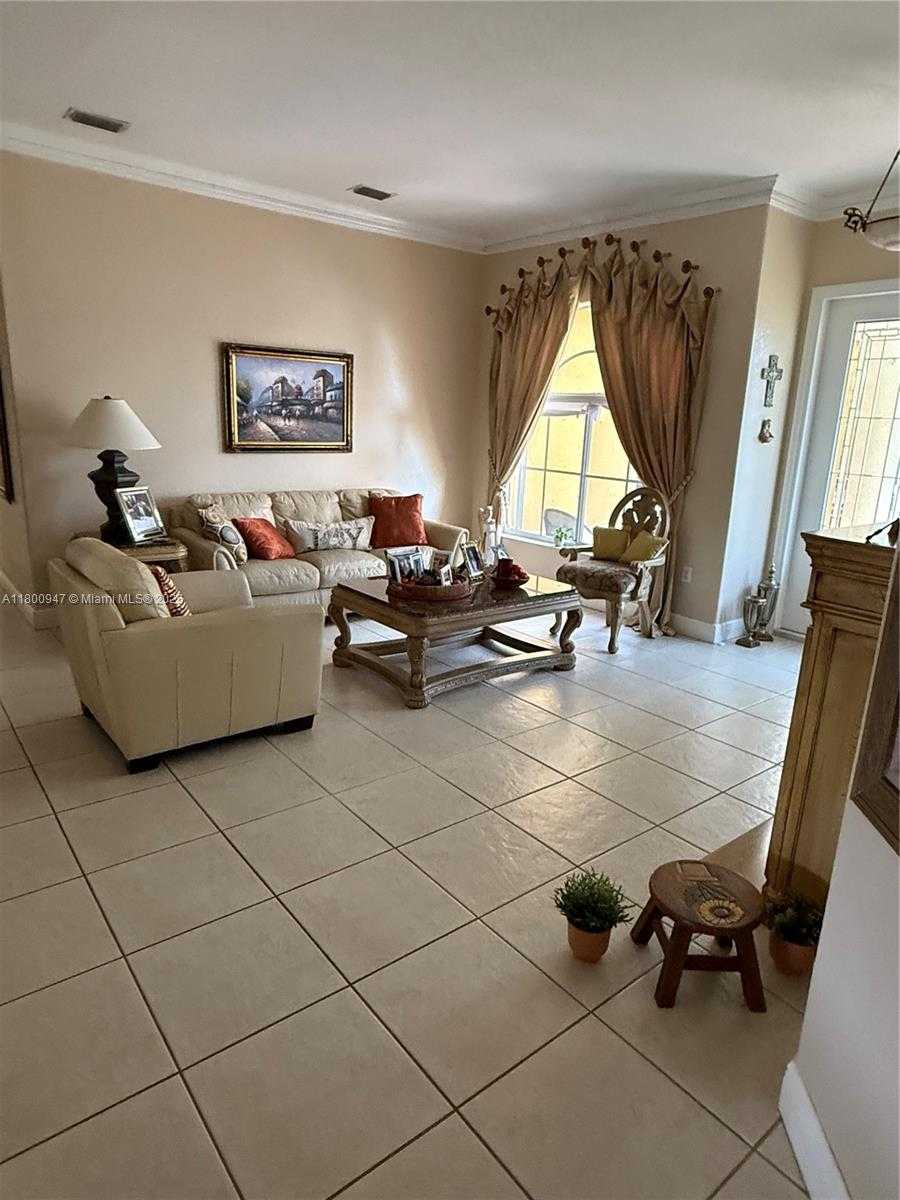 Small Image of 8943 NORTH WEST 174TH ST, Hialeah Number 17