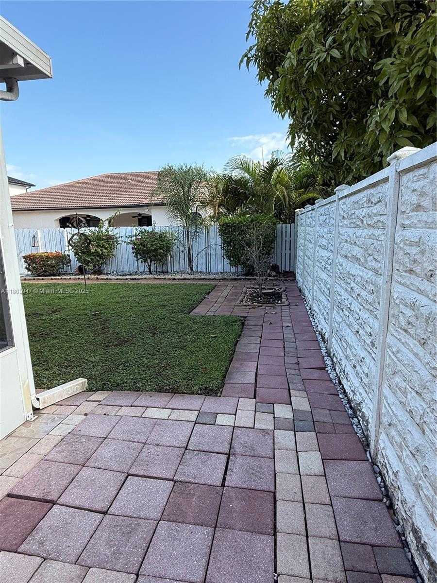 Small Image of 8943 NORTH WEST 174TH ST, Hialeah Number 24