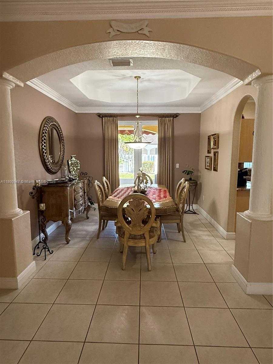 Small Image of 8943 NORTH WEST 174TH ST, Hialeah Number 27