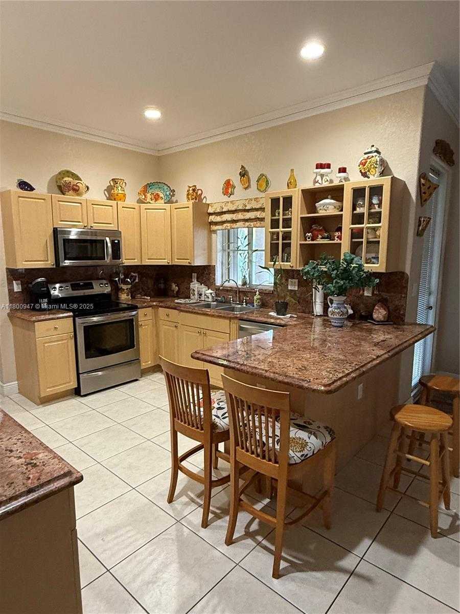 Small Image of 8943 NORTH WEST 174TH ST, Hialeah Number 31