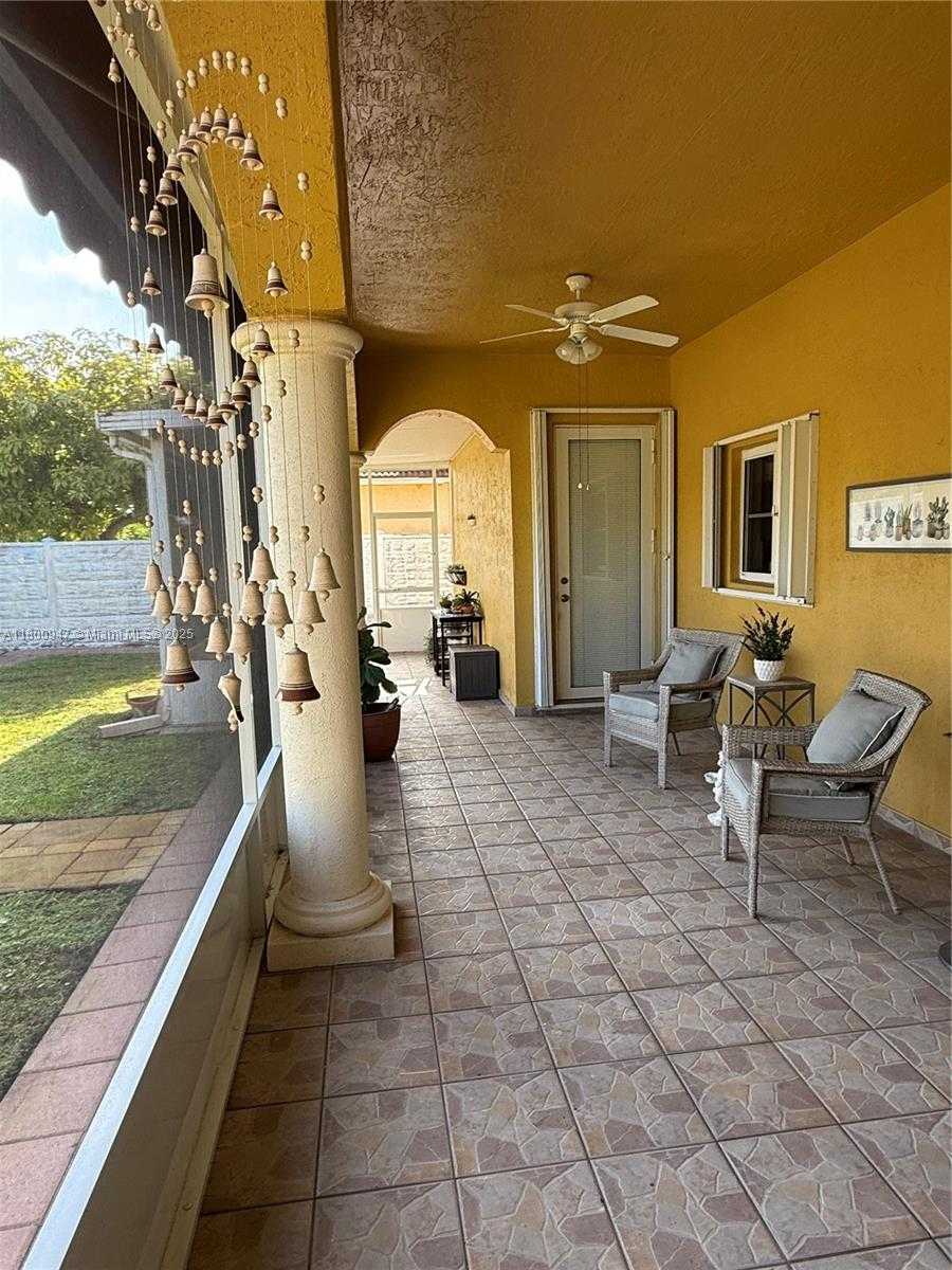 Small Image of 8943 NORTH WEST 174TH ST, Hialeah Number 36