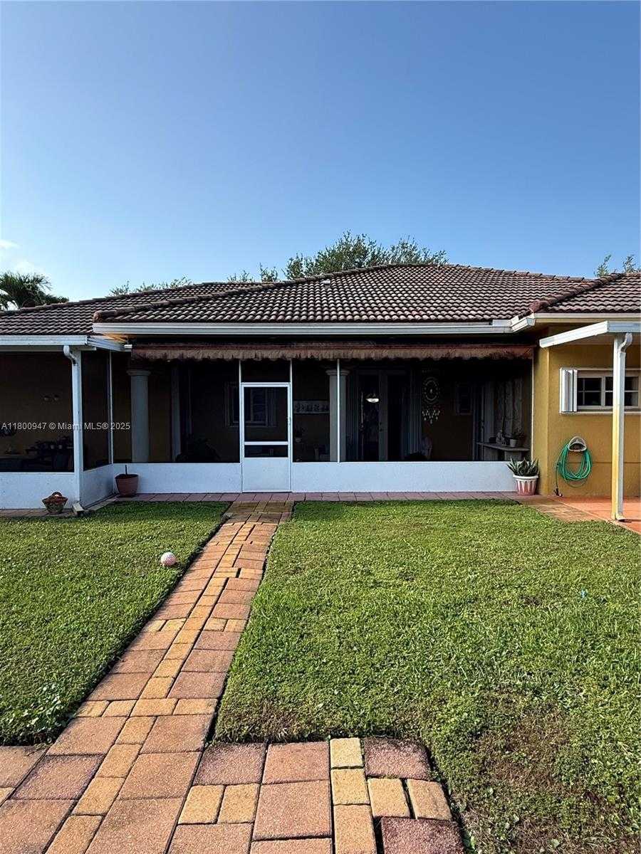 Small Image of 8943 NORTH WEST 174TH ST, Hialeah Number 37
