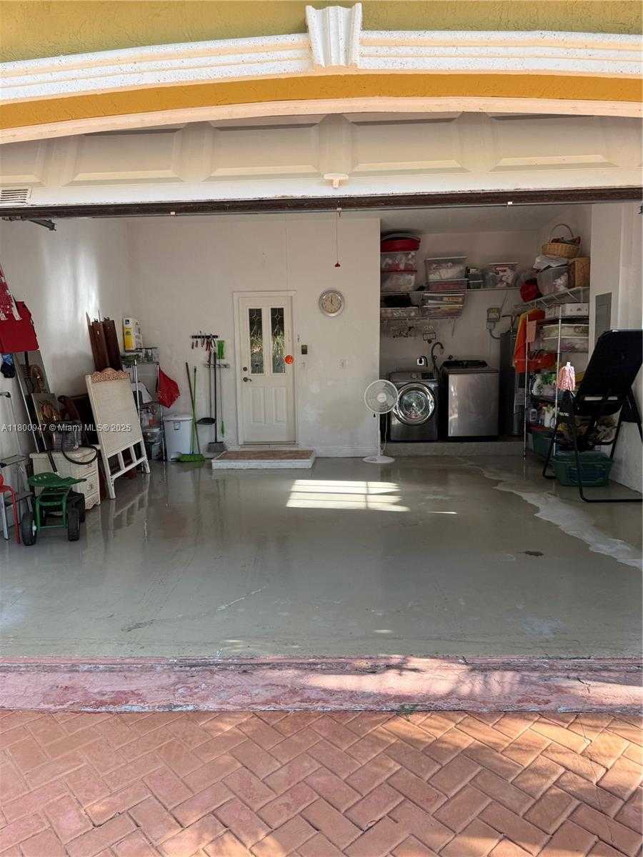 Small Image of 8943 NORTH WEST 174TH ST, Hialeah Number 39