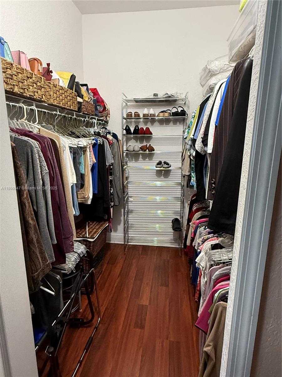 Small Image of 8943 NORTH WEST 174TH ST, Hialeah Number 4