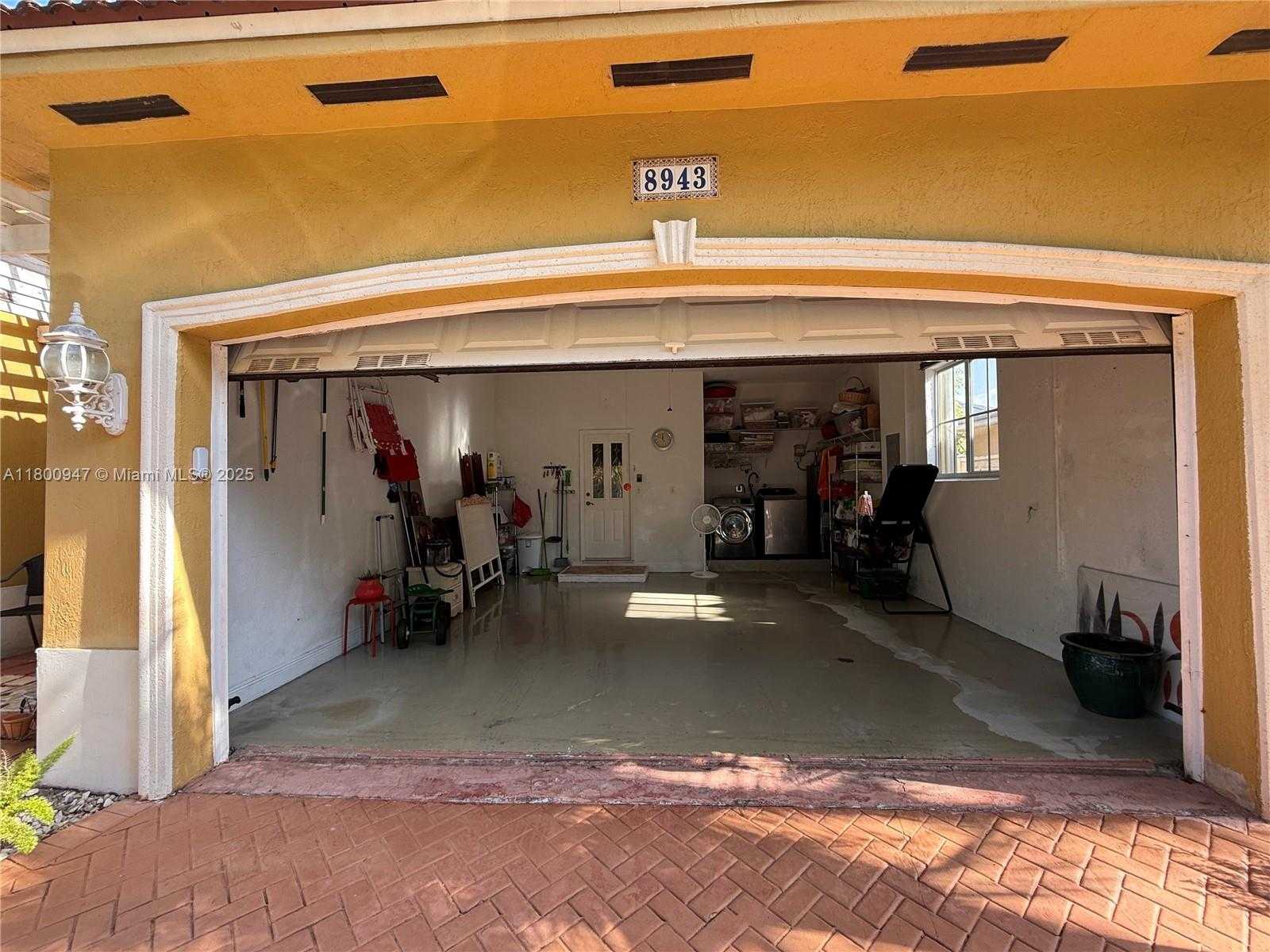 Small Image of 8943 NORTH WEST 174TH ST, Hialeah Number 40