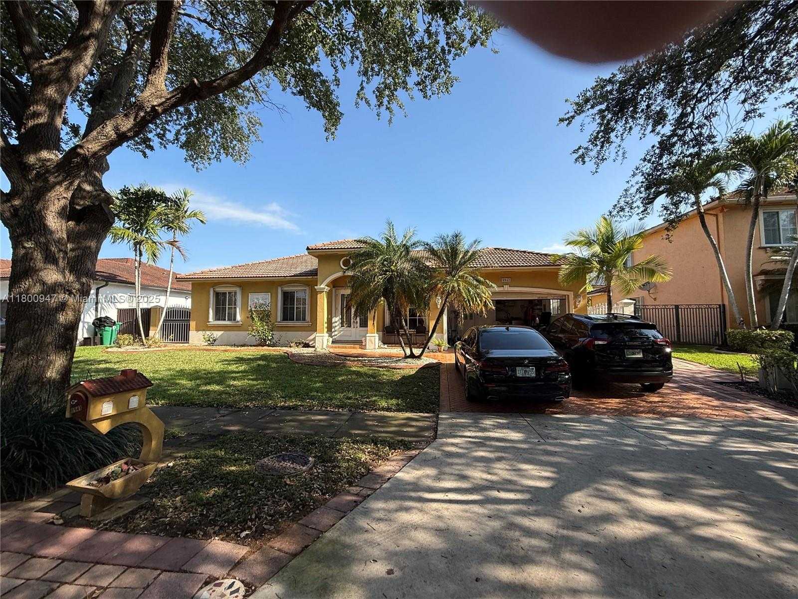 Small Image of 8943 NORTH WEST 174TH ST, Hialeah Number 41