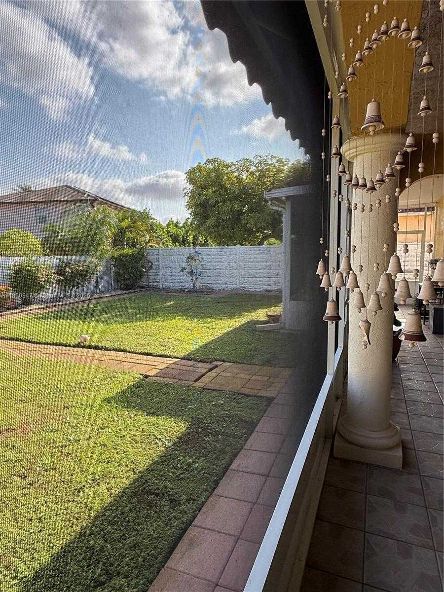 Small Image of 8943 NORTH WEST 174TH ST, Hialeah Number 42