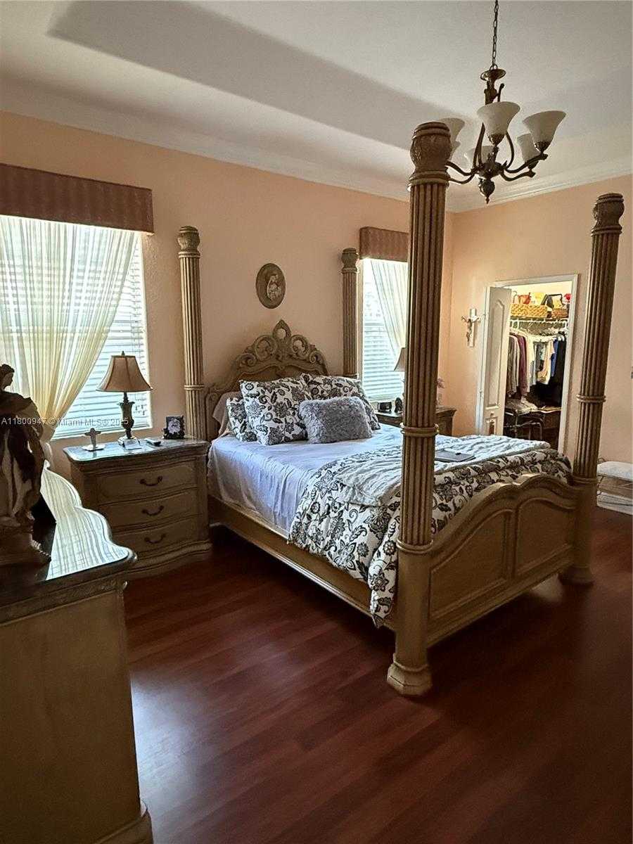 Small Image of 8943 NORTH WEST 174TH ST, Hialeah Number 7