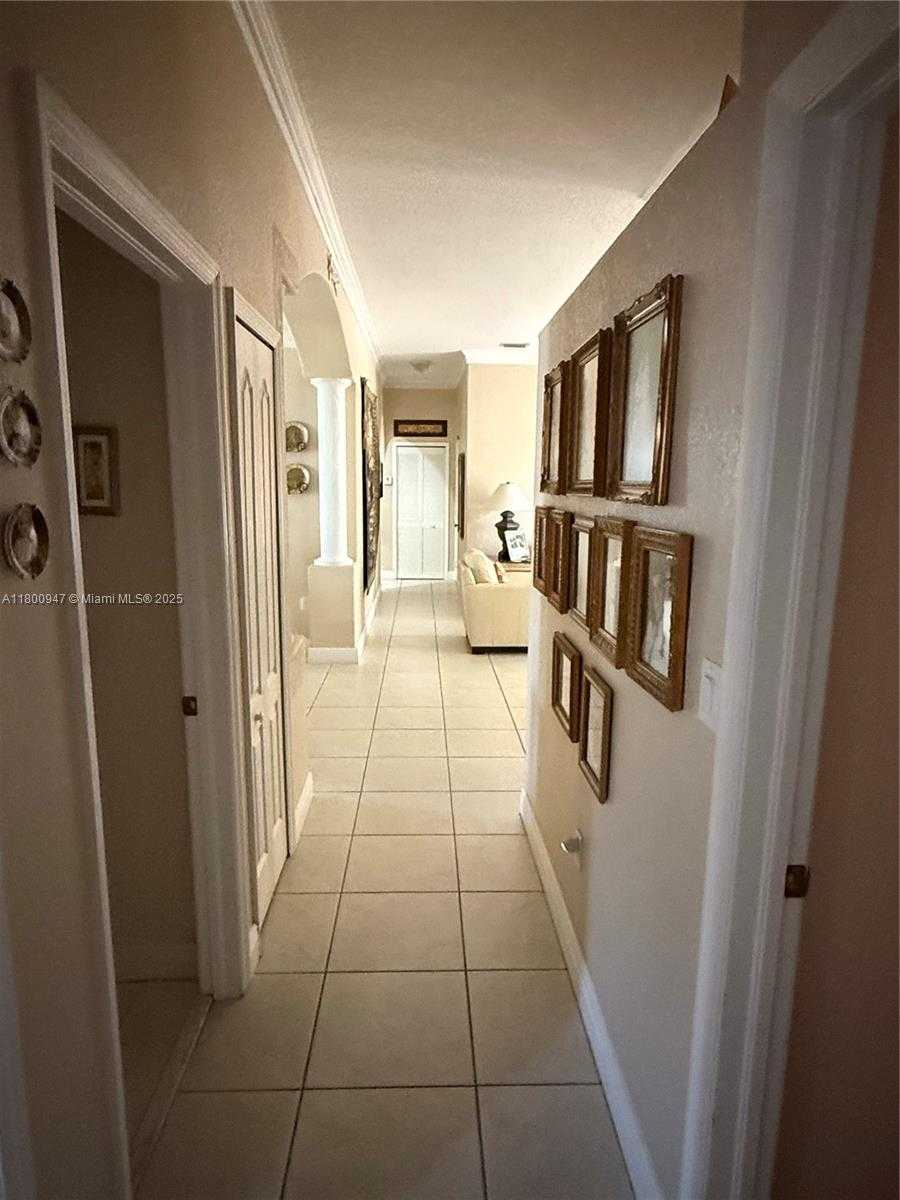 Small Image of 8943 NORTH WEST 174TH ST, Hialeah Number 9