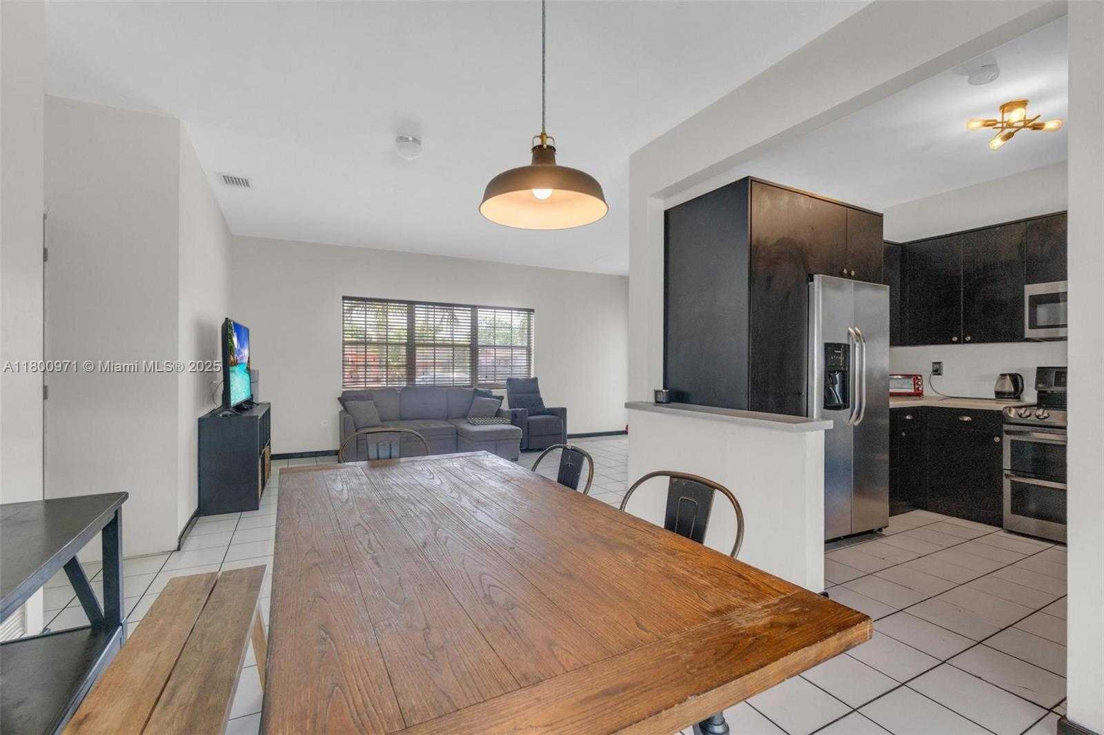 Small Image of 1371 NORTH WEST 198TH ST, Miami Gardens Number 3