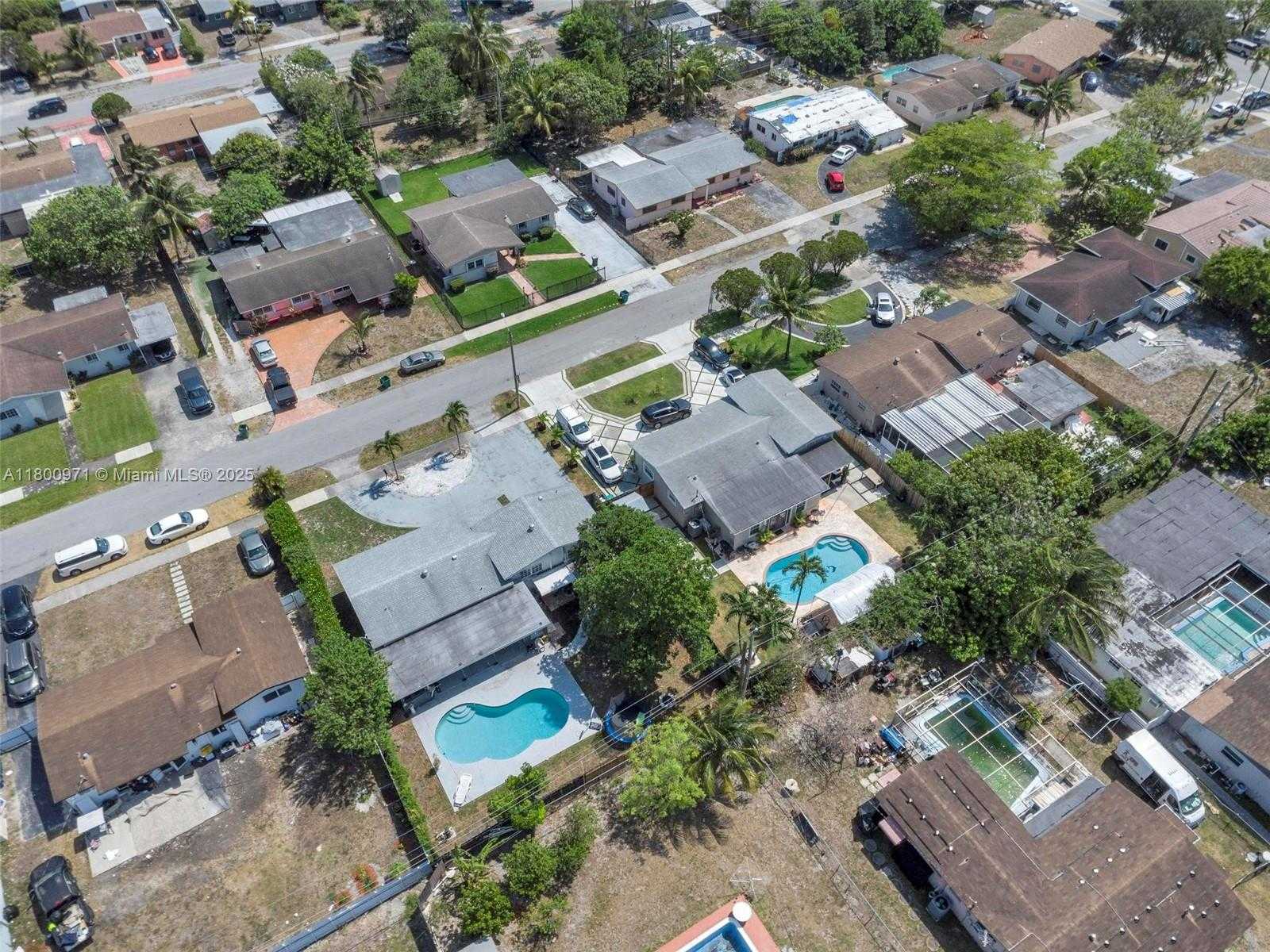 Small Image of 1371 NORTH WEST 198TH ST, Miami Gardens Number 38