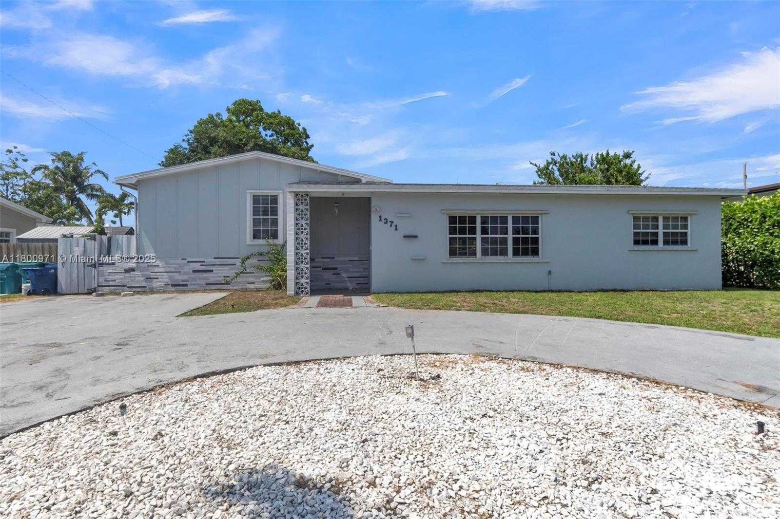 Small Image of 1371 NORTH WEST 198TH ST, Miami Gardens Number 43