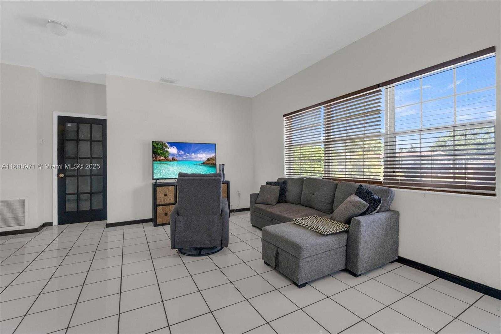 Small Image of 1371 NORTH WEST 198TH ST, Miami Gardens Number 9