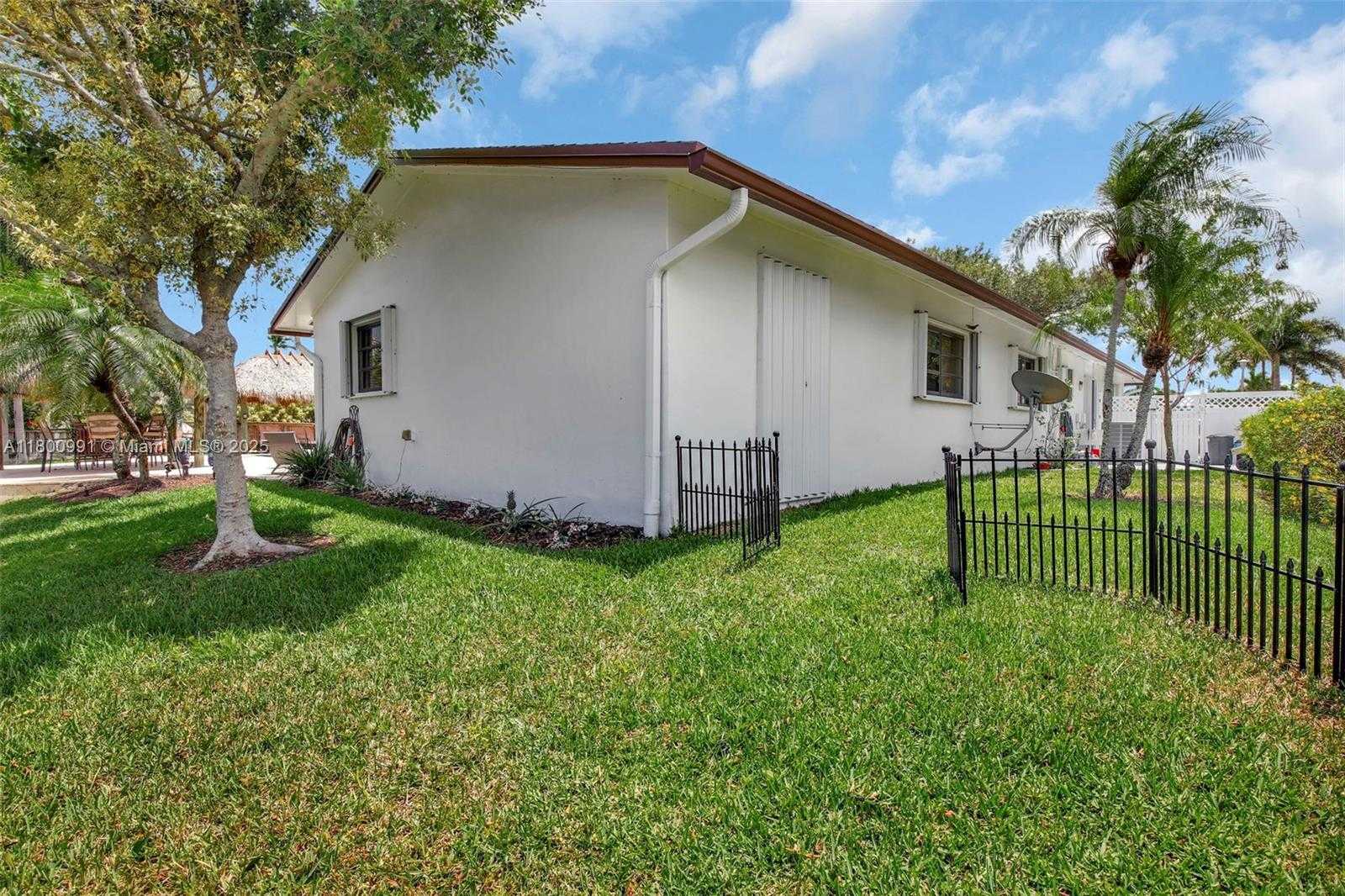 Small Image of 6001 SOUTH WEST 18TH ST, Plantation Number 64